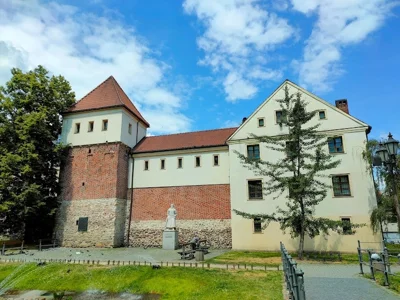 muzej-u-glivice-zamok-pyastiv-image